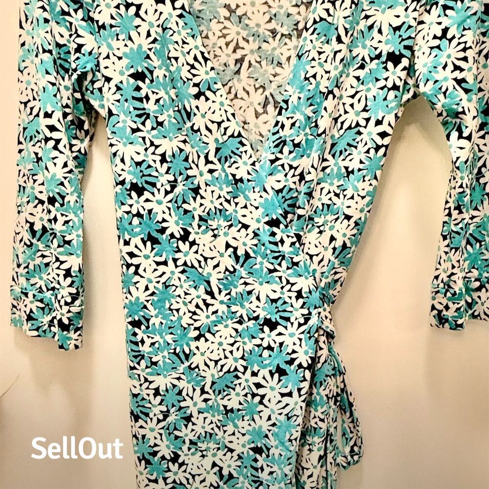 Diane von Furstenberg Women's Floral Wrap Dress Blue Size 6